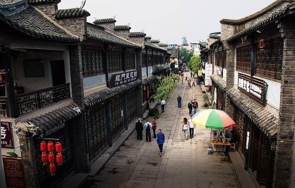 甘蔗地发现42具女尸，都是被同一男子杀害，警方是如何破获这起案件的？