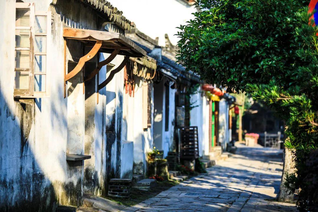 镇远公安“四个强化”狠抓雪凝天气安全工作